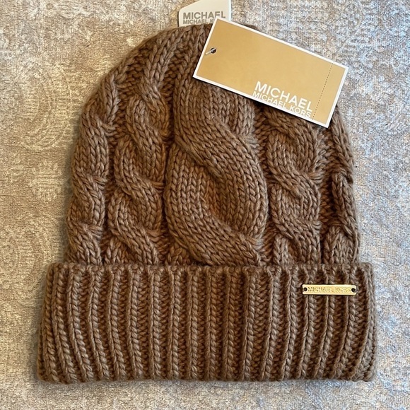 Brand New Michael Kors Cable Knit Cuffed Winter Hat Camel Beanie Gold Tone Logo - Picture 10 of 10
